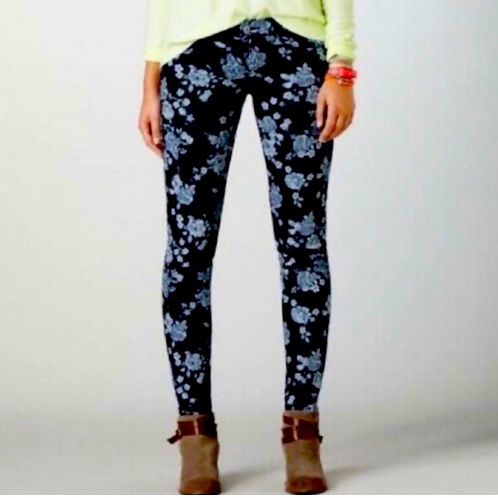 American Eagle Floral Jeggings